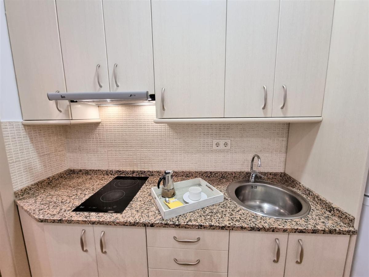 Apartamentos San Andres Madrid Exteriör bild