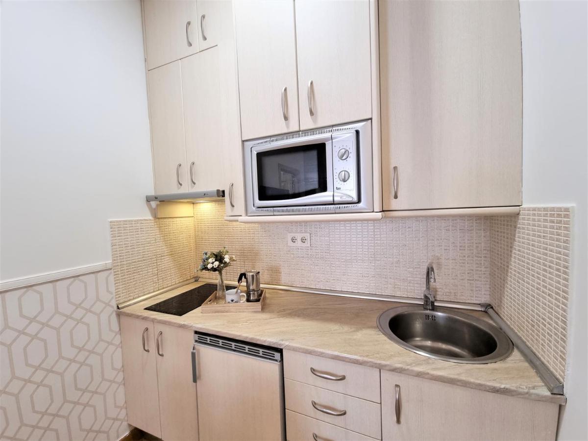 Apartamentos San Andres Madrid Exteriör bild