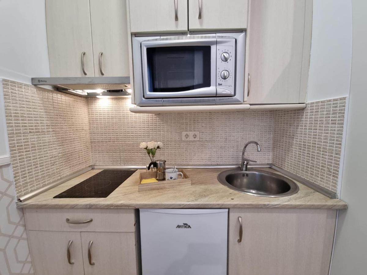 Apartamentos San Andres Madrid Exteriör bild